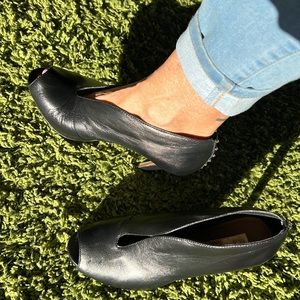 Black 4in heeled ankle booties